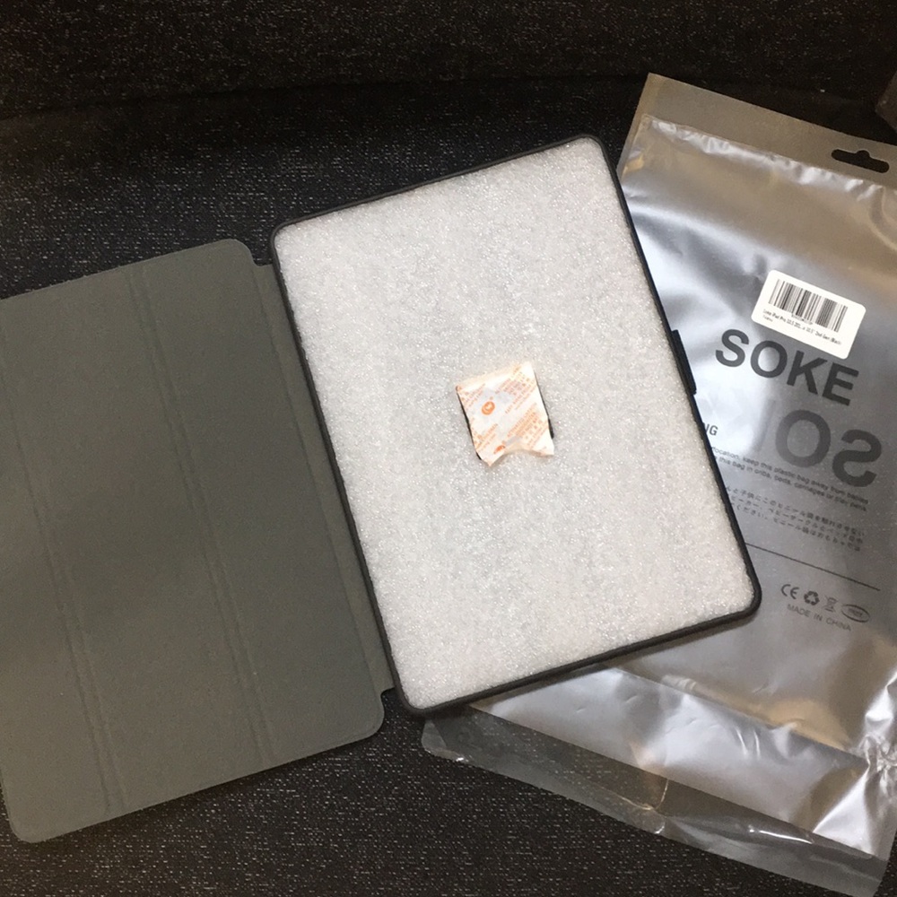 SOKE iPad Pro 10.5” 2nd gen iPad case BRAND NEW